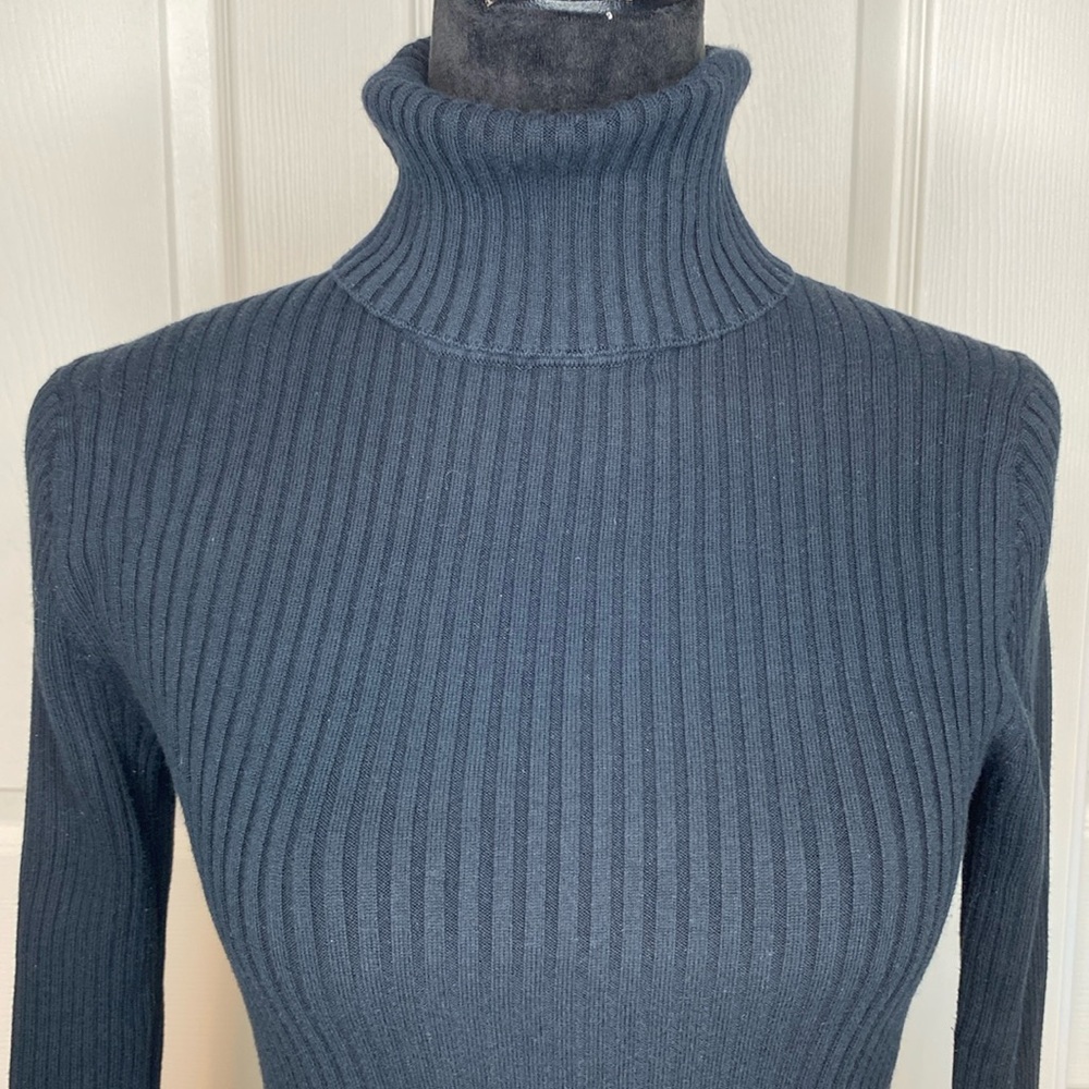 L.L. Bean Black Ribbed Turtleneck Stretch Fitted Cotton Sweater - Picture 3 of 6